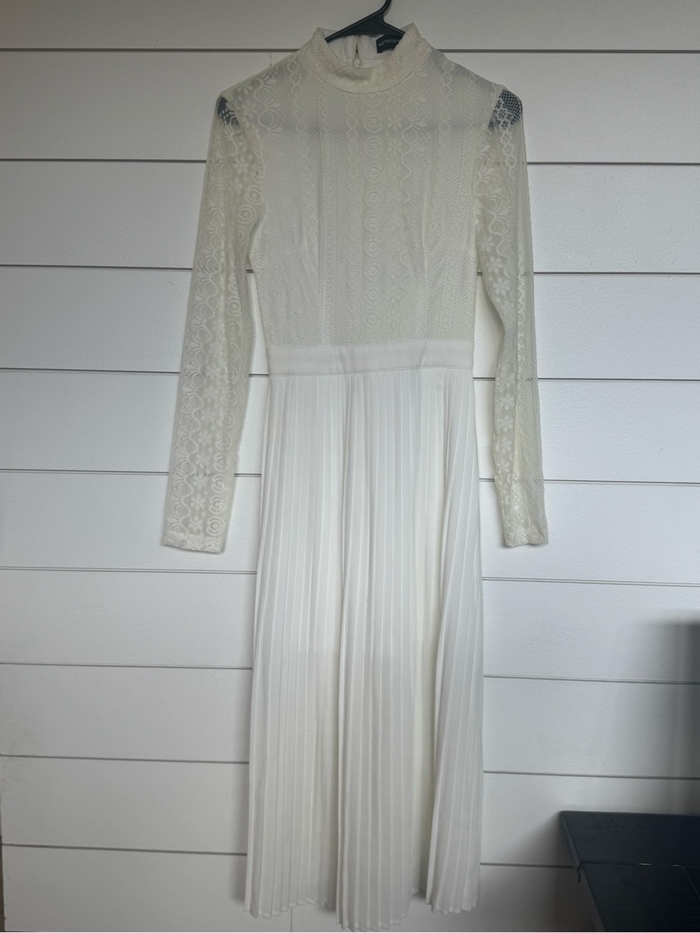 Elegant Ivory Lace Pleated Midi Dress - Long Sleeve